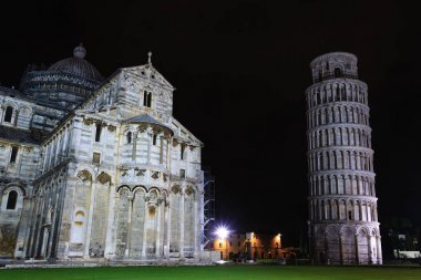 Piazza dei Miracoli ile leaning tower of Pisa, İtalya