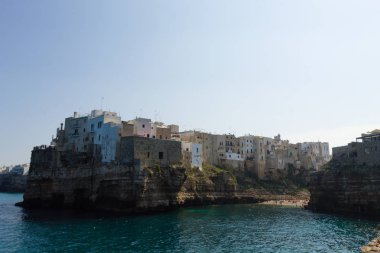Polignano bir kısrak görüntülemek, Apulia, İtalya