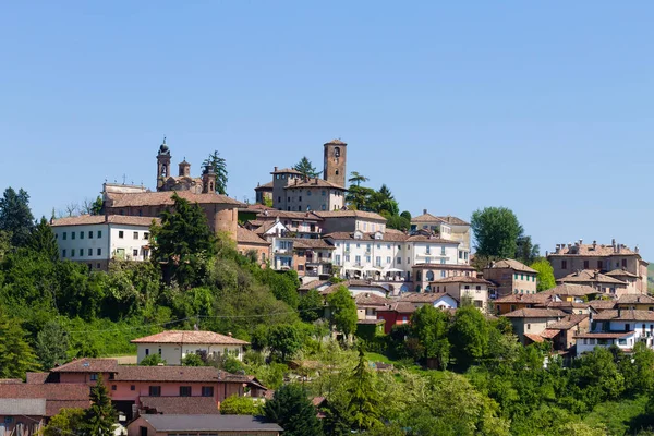 Widok miasta Neive z Langhe, włoski zabytkowy — Zdjęcie stockowe