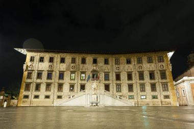 Pisa gece görünümü, Toskana, İtalya