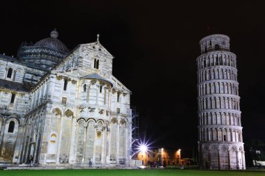 Piazza dei Miracoli ile leaning tower of Pisa, İtalya