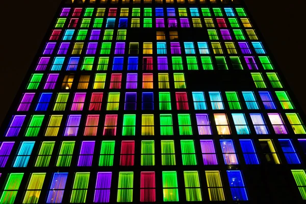 Textura de janelas coloridas. Fundo de luz de néon — Fotografia de Stock