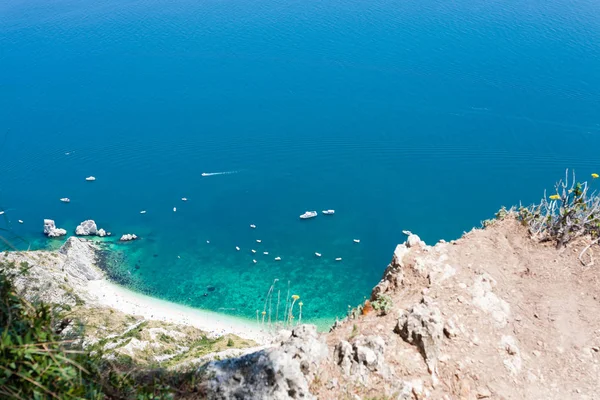 Playa de Sirolo desde Monte Conero, Italia — Foto de Stock