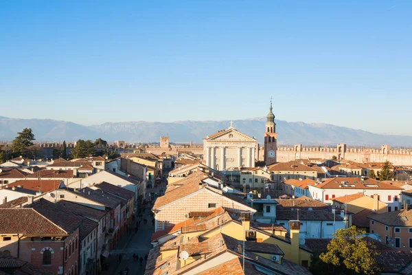 Άποψη της Τσιταντέλα, εντός των τειχών πόλη της Ιταλίας — Φωτογραφία Αρχείου