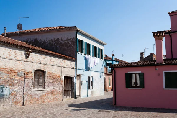 Traditionele Burano gekleurde huizen, Venetië — Stockfoto