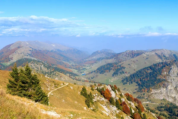 Herbstliche Landschaft, italienische Alpen — Stockfoto