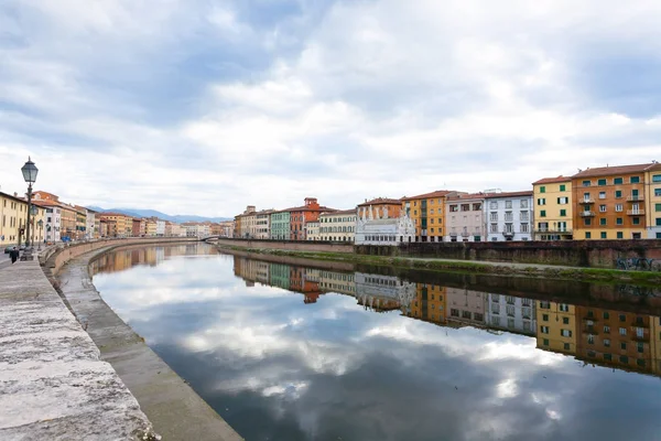 Vista por día de Pisa, Toscana, Italia — Foto de Stock