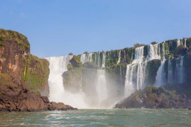 Iguazu görünümü, Arjantin düşüyor