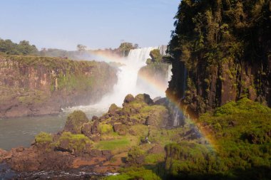 Iguazu görünümü, Arjantin düşüyor