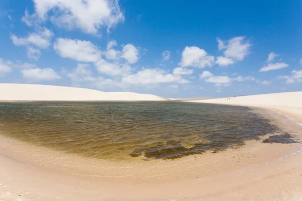 Panorama des dunes de sable blanc du parc national Lencois Maranhenses — Photo