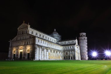 Piazza dei Miracoli ile leaning tower of Pisa, İtalya