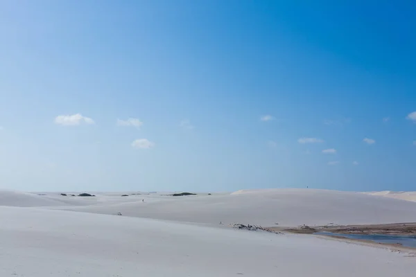 Dunas de areia branca panorama do Parque Nacional Lencois Maranhenses — Fotografia de Stock