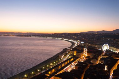 Güzel plaj gece manzarası, Fransa