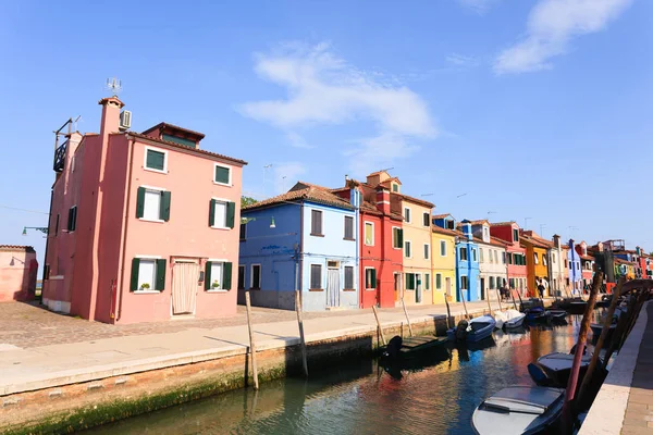 Traditional Burano colored houses, Venice — Stock Photo, Image
