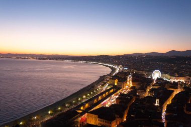 Güzel plaj gece manzarası, Fransa