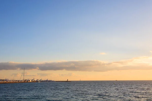 Puesta Sol Desde Puerto Cannes Francia Hermoso Panorama Francés Sol — Foto de Stock