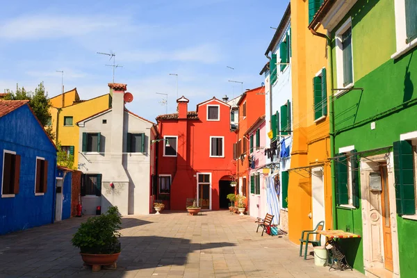 Casas tradicionales de color burano, Venecia — Foto de Stock