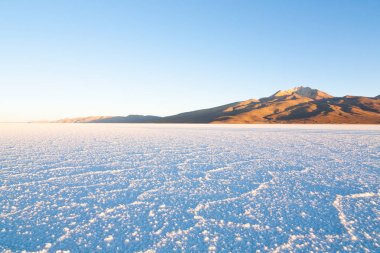 Salar de Uyuni,Cerro Tunupa view