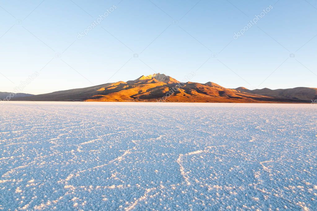 Salar de Uyuni,Cerro Tunupa view