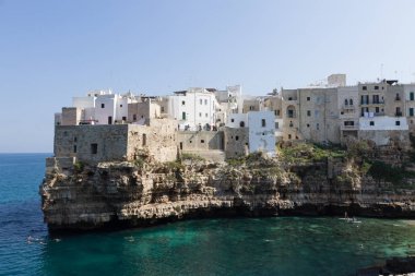 Polignano bir kısrak görüntülemek, Apulia, İtalya