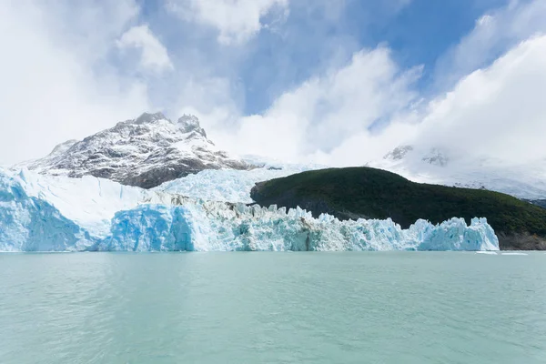 Vue sur le glacier Spegazzini depuis le lac Argentino, paysage de Patagonie — Photo