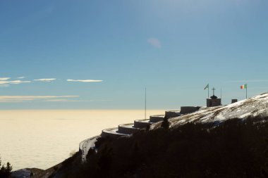 Monte grappa Savaş Anıtı kış görünümü, İtalya