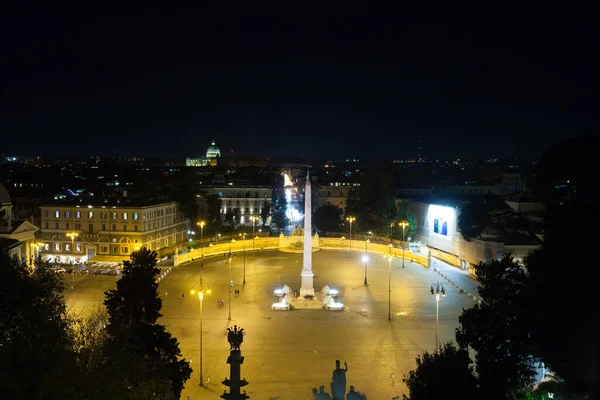 Gente Vista Nocturna Cuadrada Roma Piazza Del Popolo Roma Monumento — Foto de Stock