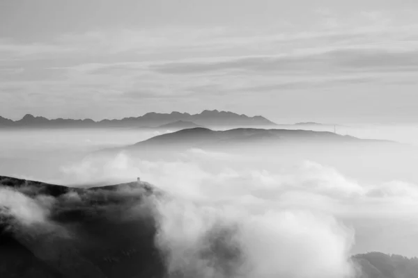 山の風景 グラッパ山のパノラマ イタリアアルプス イタリア — ストック写真