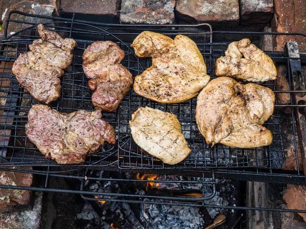 Grill Żywność na grillu — Zdjęcie stockowe