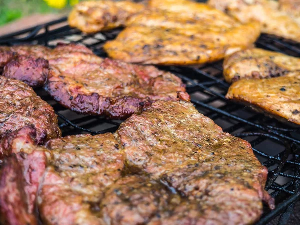 BBQ Eten op de grill — Stockfoto