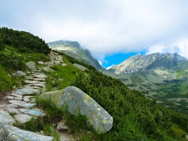 Ορειβατικό μονοπάτι στα όρη Τάτρα, Σλοβακία — Φωτογραφία Αρχείου