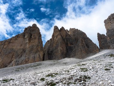 Tre Cime Di Lavaredo surroundings