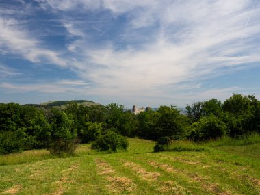 Yetim Kalesi - Palava ve Devin 'de romantik harabe Pavlov Hills' in en yüksek dağı, Çek Cumhuriyeti, yürüyüş tatili