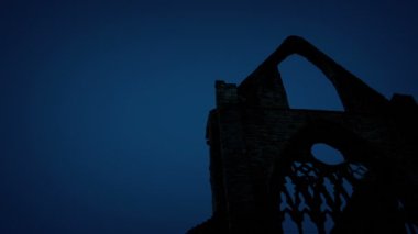 Abbey geçen gece Harabeleri