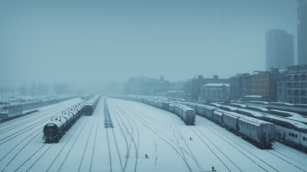 City trein werf In Blizzard — Stockvideo