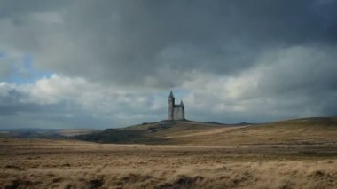 Sağlam manzara kalede geçen