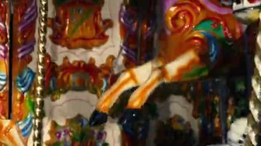 Atlıkarınca at dolaşma