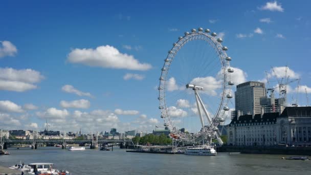 Turistická atrakce London Eye — Stock video