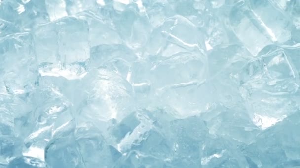 Cubes de glace congelés purs rotatifs — Video