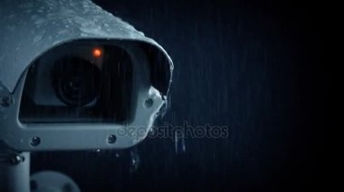 Cctv Alarm ışıkları yanıp sönen yağmur fırtınada