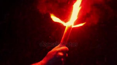 İşaret fişeği düzenlenen yukarı kar fırtınasında