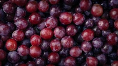 Lezzetli kırmızı üzüm döndürme