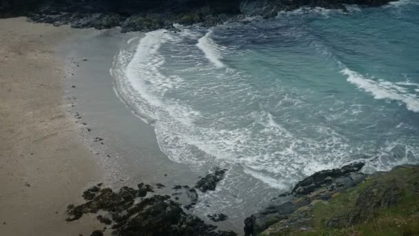 Grandes Ondas Espalhando Pela Paisagem Praia — Vídeo de Stock