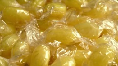 Haşlanmış tatlılar paketleyicileri bir döndürme
