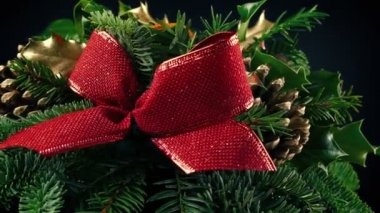 Çam kozalakları ve yay ile festival düzenleme