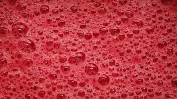 红色泡沫物质起泡 — 图库视频影像