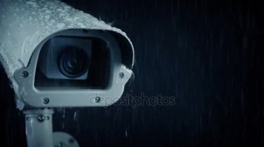 CCTV kamera yağmur altında damlama