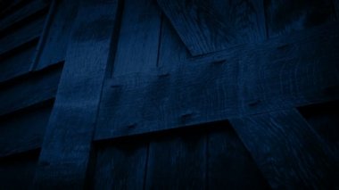 Geçen gece ahşap ahır kapısı