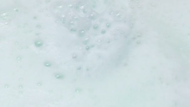 Shampoo Unter Der Dusche Wegwaschen — Stockvideo