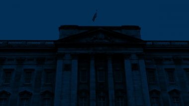 Buckingham Sarayı arasında geceleri pan